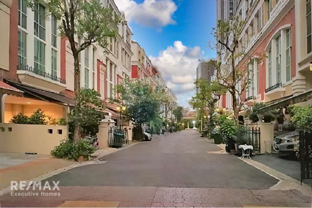 Spacious 5BR Townhouse for Rent in Baan Klang Krung Thonglor - Newly Renovated 350sqm 24