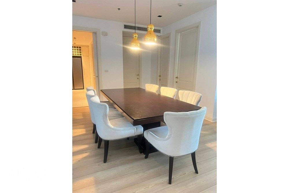 Luxury 2BR Condo at Athenee Residence | 133sqm | 2 Private Parking | 4 mins Walk to BTS Phloen Chit 2