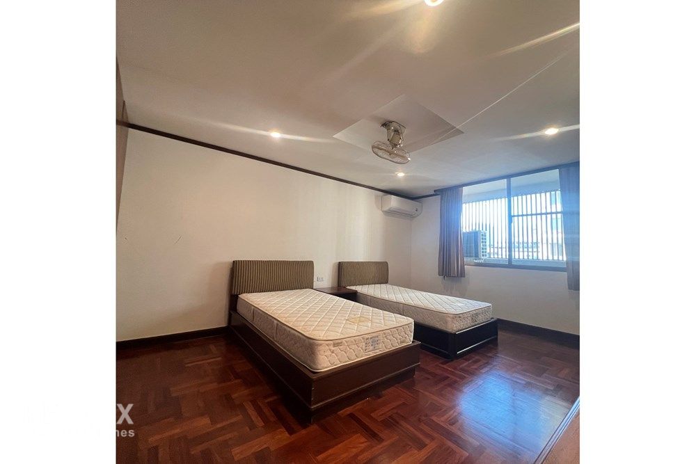 Luxury 3BR Condo for Rent at 115K | 290sqm High-Floor Living in Sukhumvit 24 | Pets Allowed 8