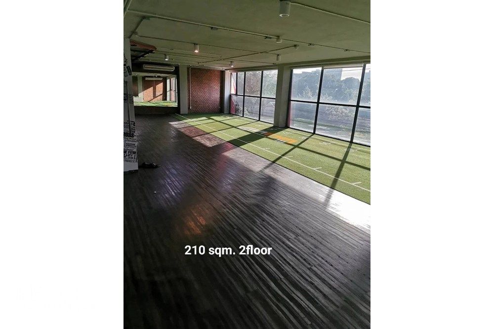 5-Storey Mixed-Use Building for Sale in Ekkamai 22 - 2,200sqm Land Opportunity 10