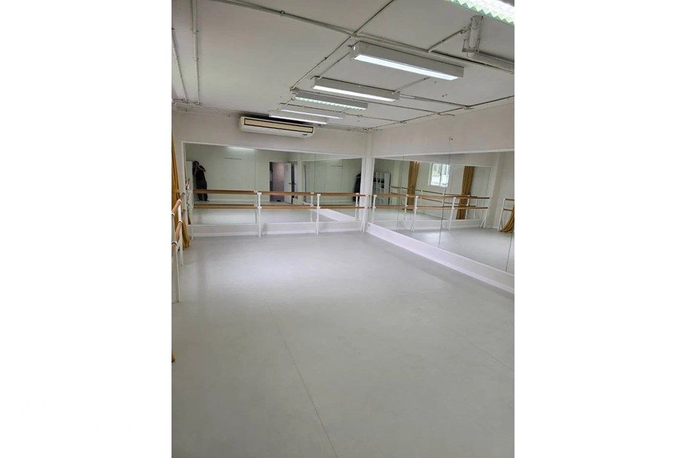 5-Storey Mixed-Use Building for Sale in Ekkamai 22 - 2,200sqm Land Opportunity 5