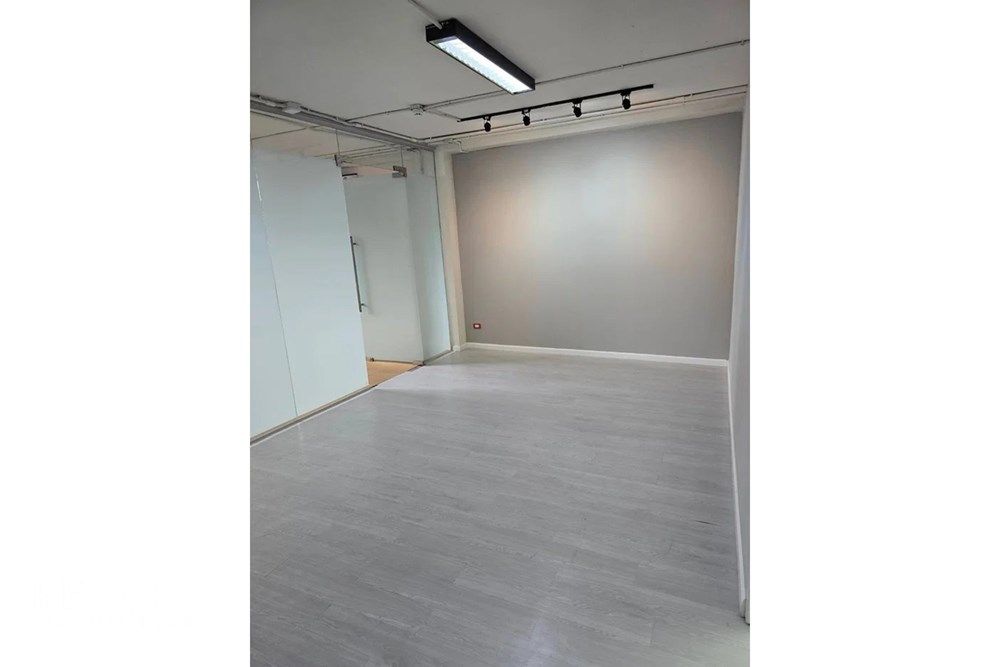 5-Storey Mixed-Use Building for Sale in Ekkamai 22 - 2,200sqm Land Opportunity 8