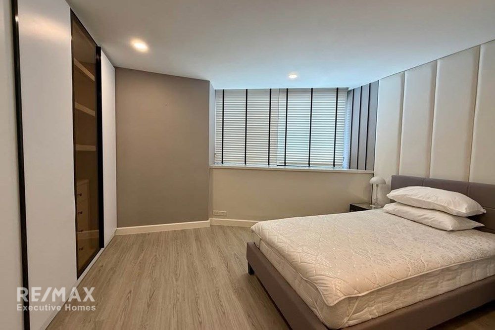 Renovated 31BR Condo for Rent at 110K in Sukhumvit 24 - 13 Mins Walk to MRT Queen Sirikit 9