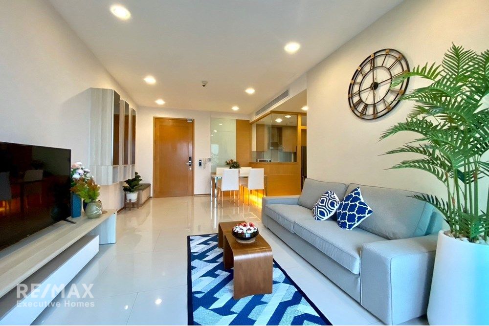 River View 1BR Condo for Rent at The Emporio Place - 37th Floor, 66sqm, 14 mins Walk to BTS Phrom Phong 3