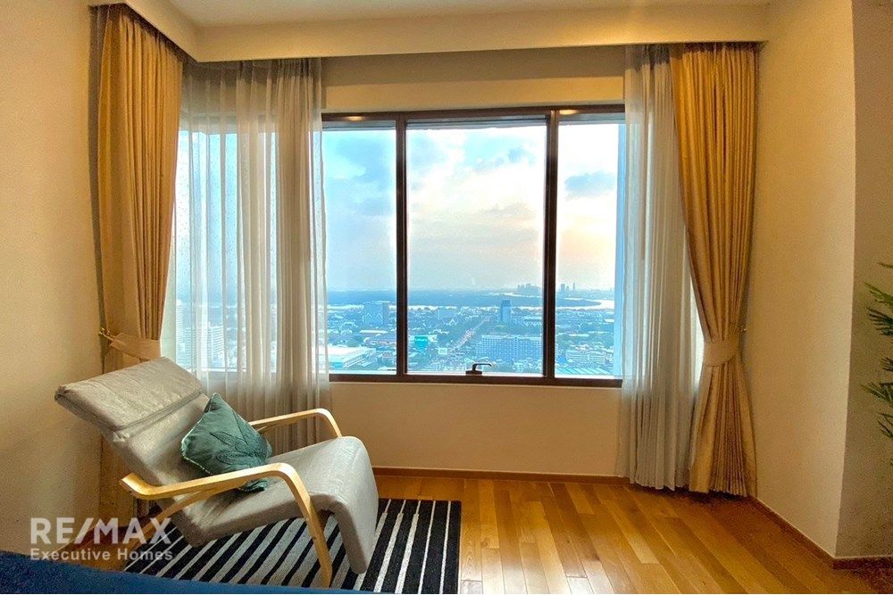 River View 1BR Condo for Rent at The Emporio Place - 37th Floor, 66sqm, 14 mins Walk to BTS Phrom Phong 7