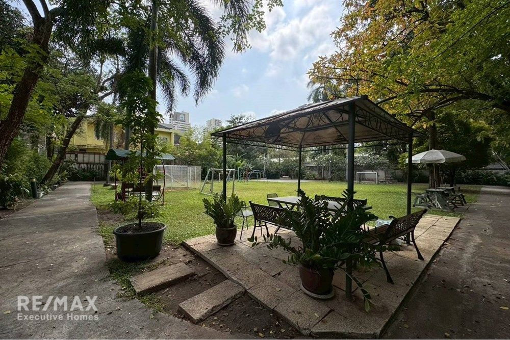 3BR Family Suite with Huge Garden for Rent - 250sqm in Phrom Phong - 90K 17