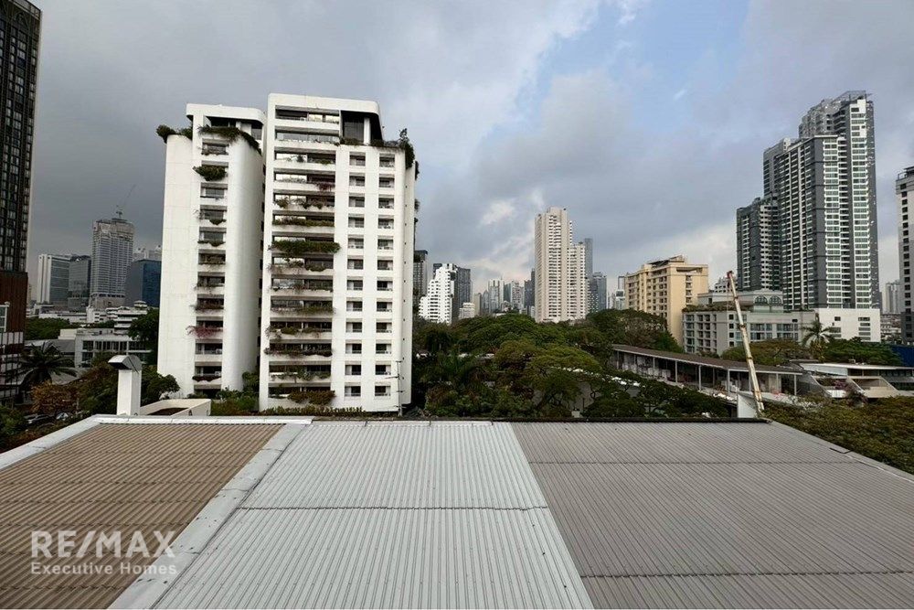 3BR Family Suite with Huge Garden for Rent - 250sqm in Phrom Phong - 90K 3