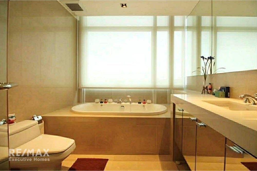 Luxury 140sqm Corner Unit for Rent at Athenee Residence, 4 mins to BTS Phloen Chit, 37th Floor 8