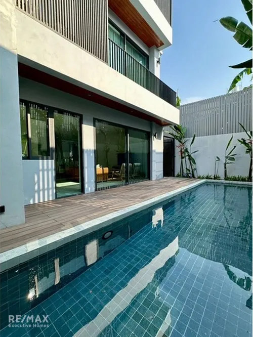 4-bedroom-house-for-rent-at-sukhumvit-4914-with-private-pool-920071001-15326