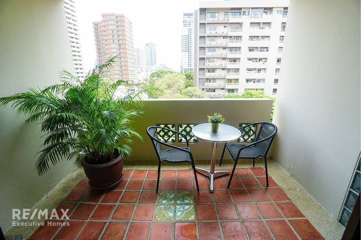 Spacious 420sqm Duplex Penthouse for Rent | 4BRStudy | 200m from BTS Phrom Phong 10