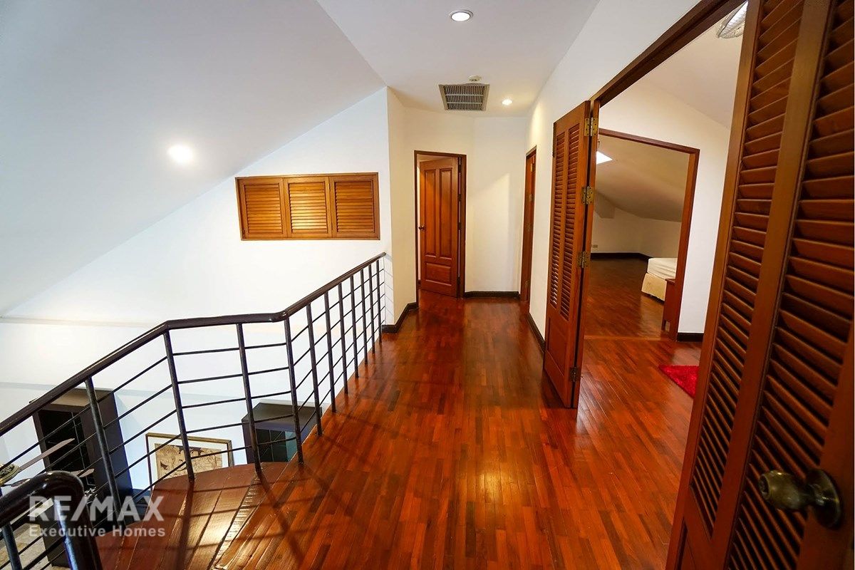 Spacious 420sqm Duplex Penthouse for Rent | 4BRStudy | 200m from BTS Phrom Phong 17