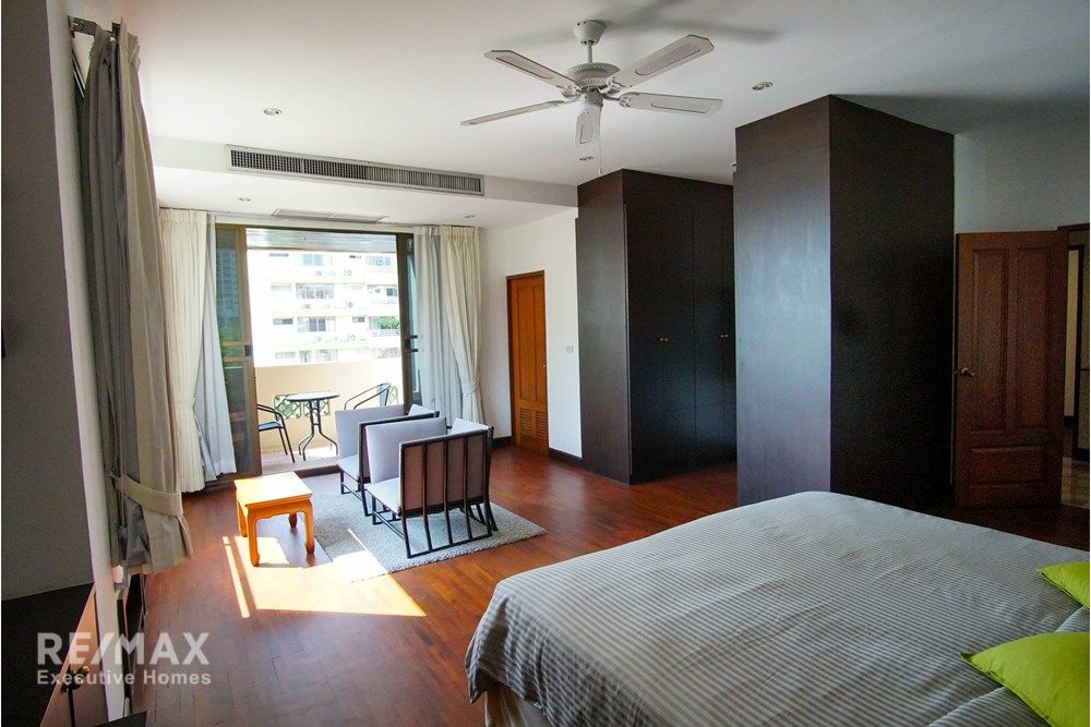Luxury 4BR Duplex Condo with Study for Rent 130K | 420sqm | BTS Phrom Phong 11