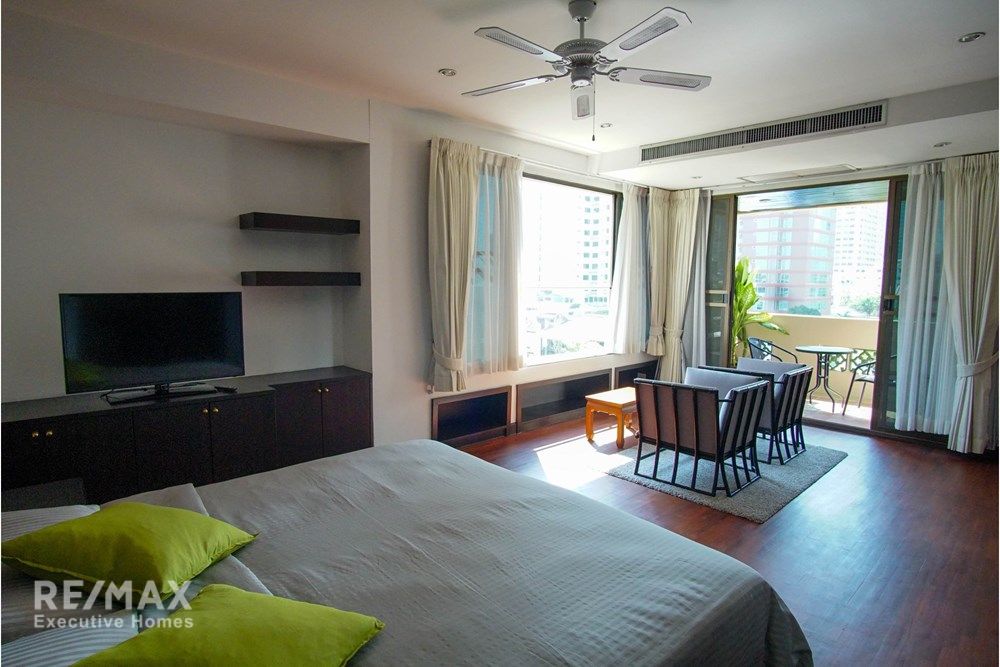 Luxury 4BR Duplex Condo with Study for Rent 130K | 420sqm | BTS Phrom Phong 12