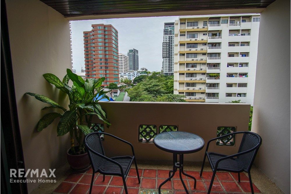 Luxury 4BR Duplex Condo with Study for Rent 130K | 420sqm | BTS Phrom Phong 13