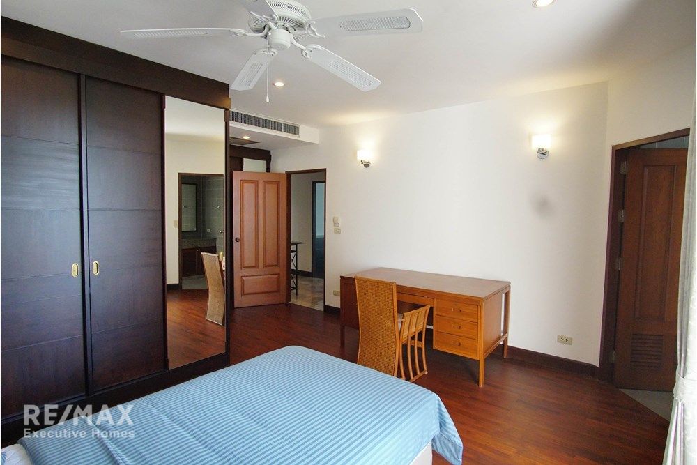 Luxury 4BR Duplex Condo with Study for Rent 130K | 420sqm | BTS Phrom Phong 16