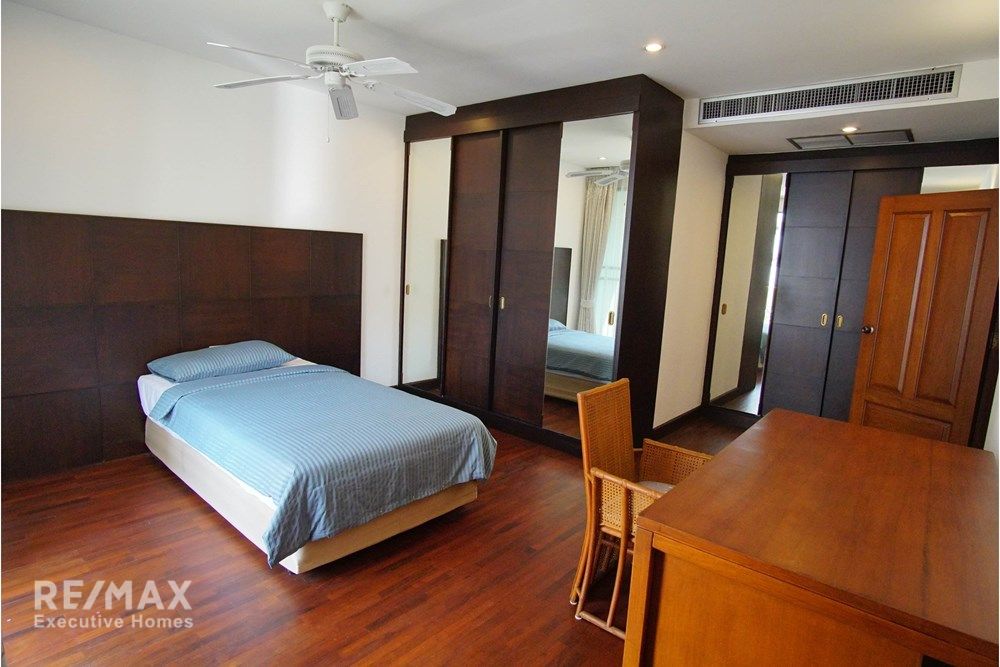 Luxury 4BR Duplex Condo with Study for Rent 130K | 420sqm | BTS Phrom Phong 18