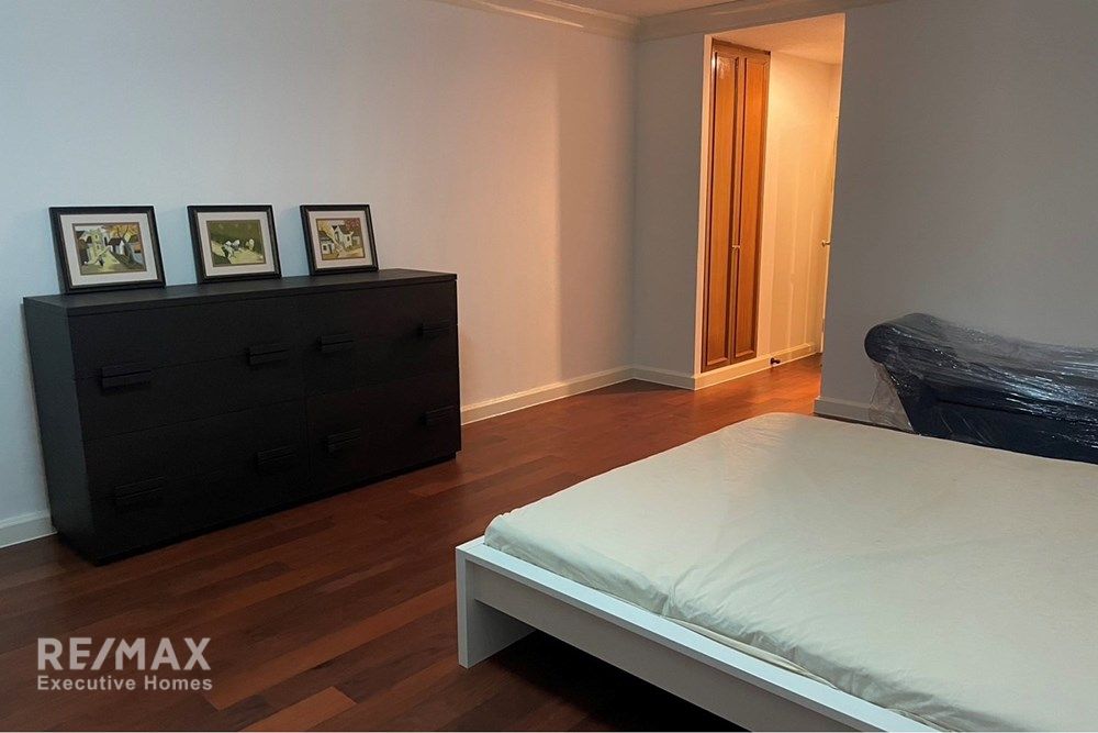 Spacious 21BR Condo for Rent at 60K | 236sqm in Sathon, Close to MRT & Lumpini Park 10