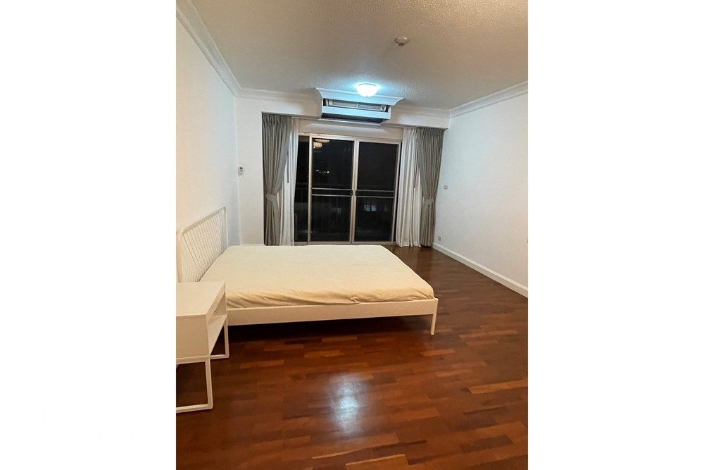 Spacious 21BR Condo for Rent at 60K | 236sqm in Sathon, Close to MRT & Lumpini Park 7