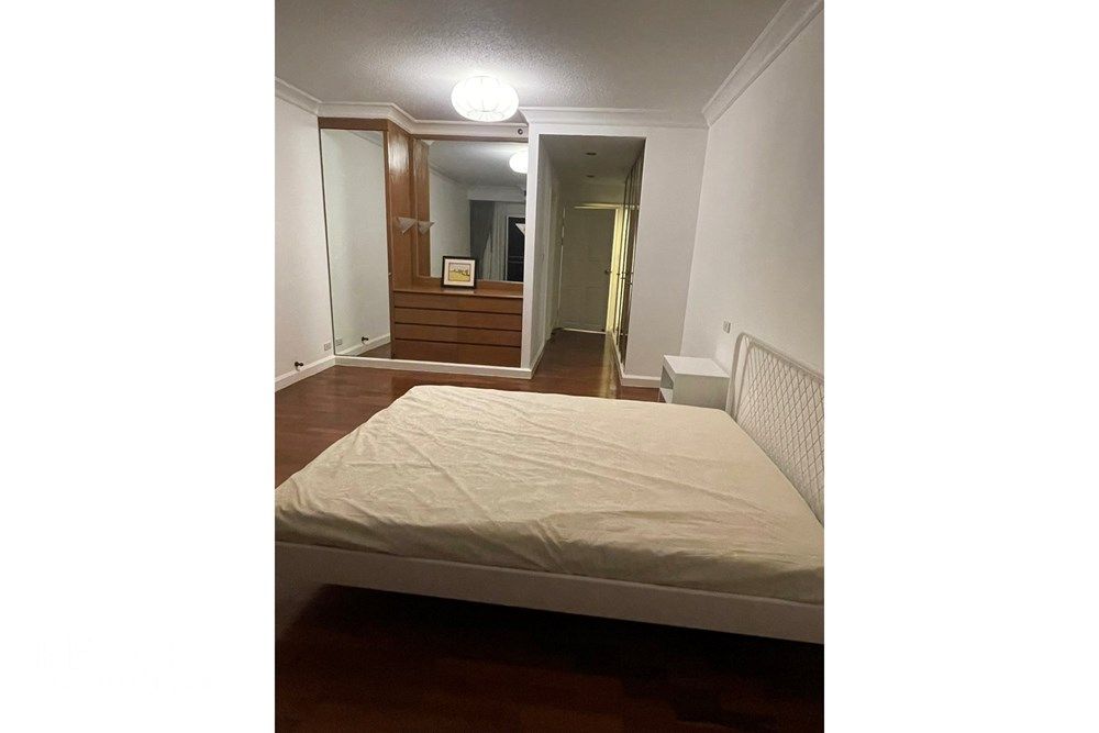 Spacious 21BR Condo for Rent at 60K | 236sqm in Sathon, Close to MRT & Lumpini Park 8