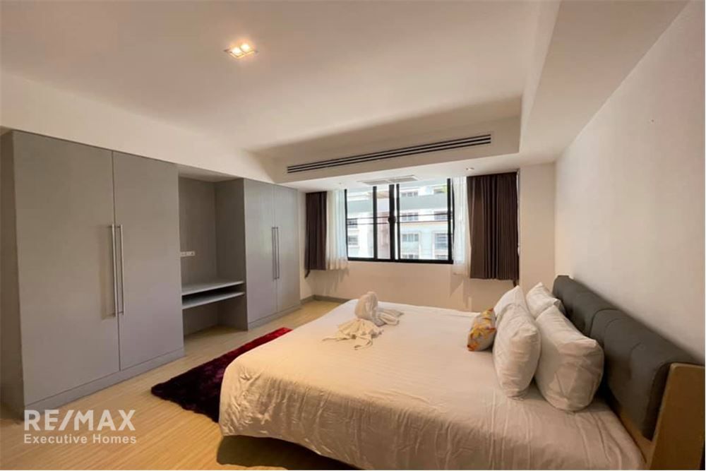 2BR Pet-Friendly Condo for Rent at 85K in Sukhumvit 19, Steps from BTS Asoke 5