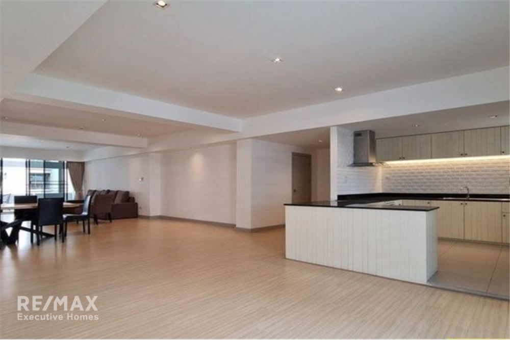 3BR Pet-Friendly Condo for Rent in Asoke near BTS & Terminal 21 - 100K 4