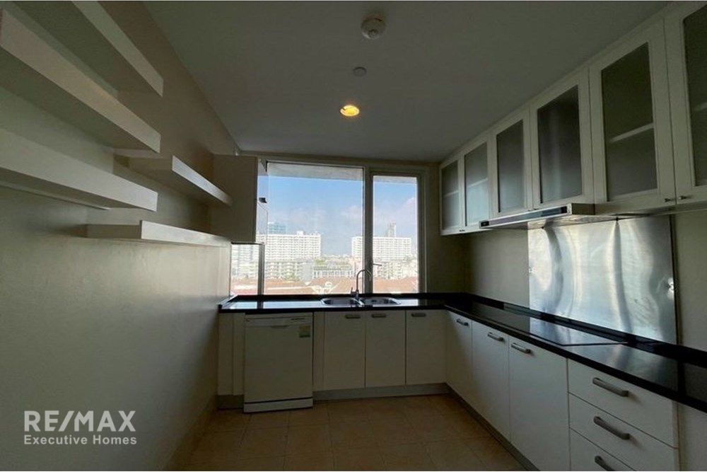 Spacious 3BR Condo with Study for Rent in Hampton Thonglor - 232sqm, 18 mins Walk to BTS Thong Lo 10