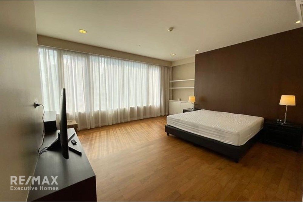 Spacious 3BR Condo with Study for Rent in Hampton Thonglor - 232sqm, 18 mins Walk to BTS Thong Lo 3
