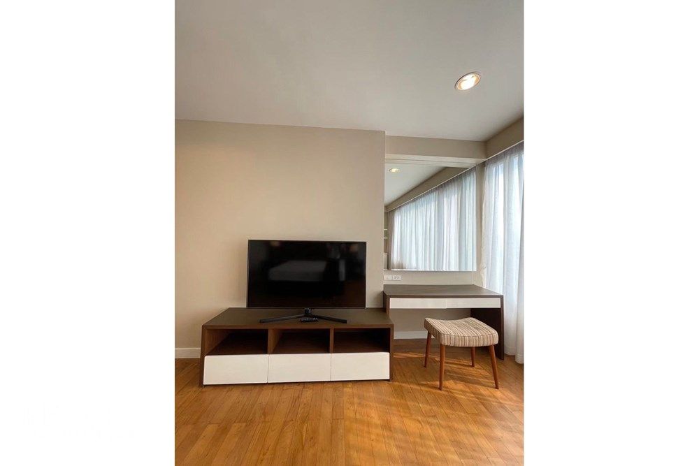 Spacious 3BR Condo with Study for Rent in Hampton Thonglor - 232sqm, 18 mins Walk to BTS Thong Lo 5