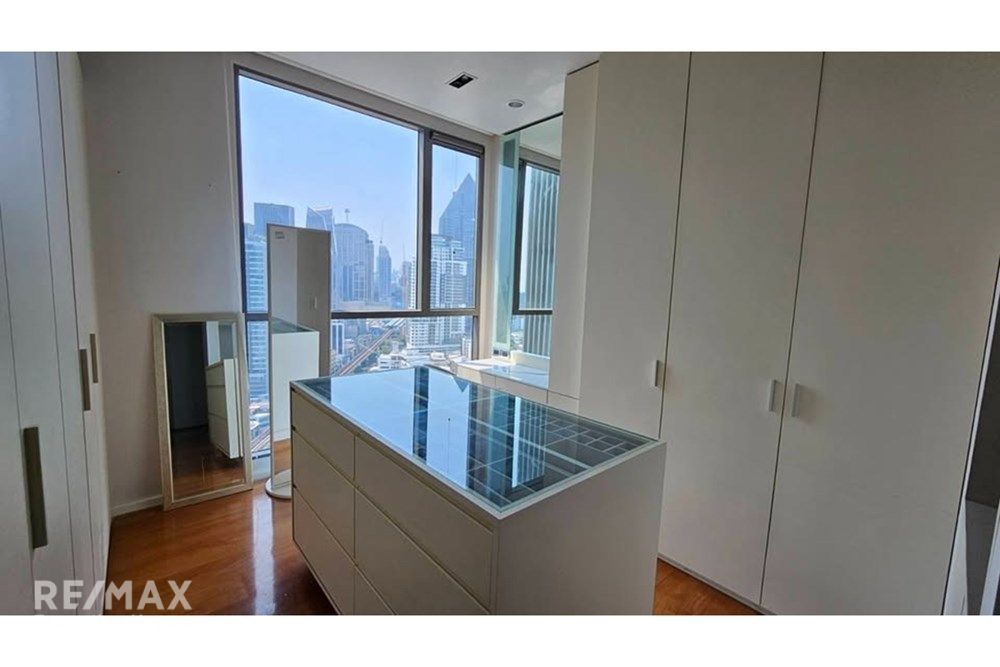 鹏蓬站Aequa Sukhumvit 49公寓481平方米4室4卫出租 13