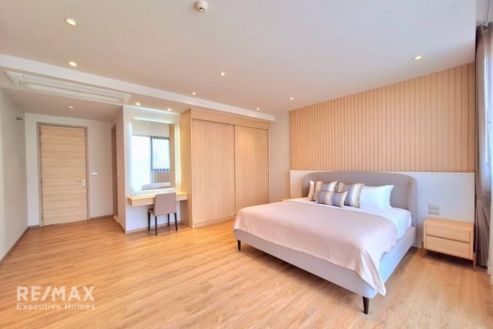 2BR Fully Furnished Condo for Rent at 80K | 129sqm | Near BTS Bearing & Patana 5