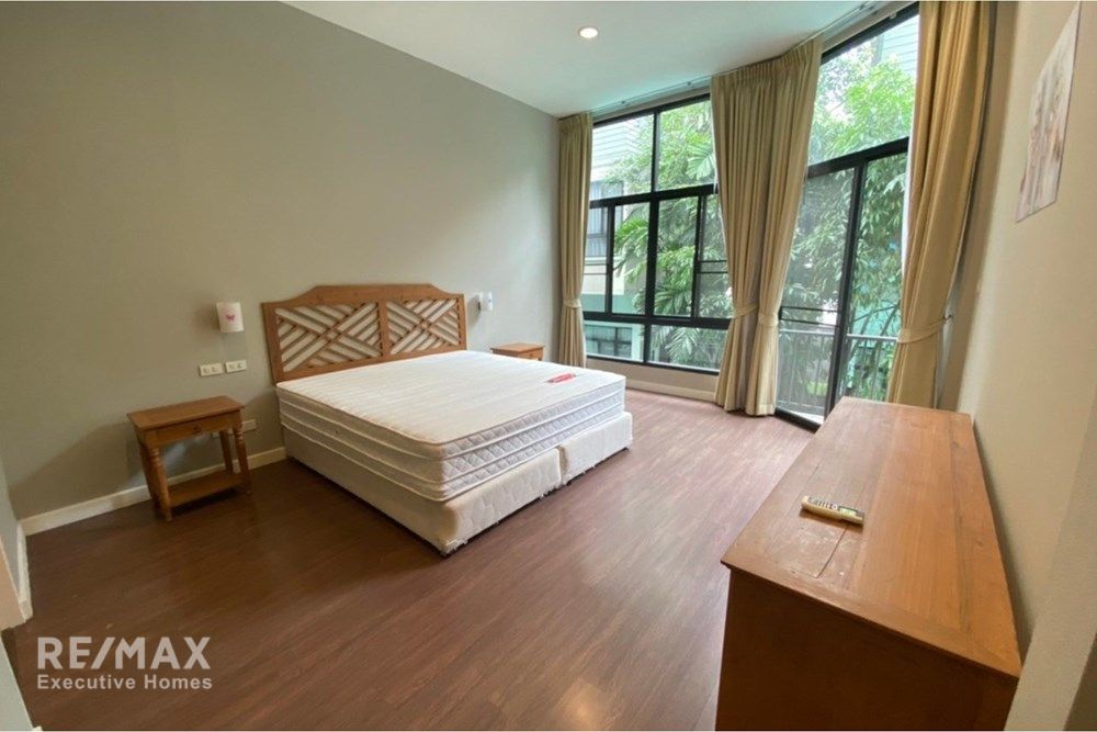Pet-Friendly 4BR Townhouse for Rent at Sukhumvit 38 - 350sqm, 130K 12