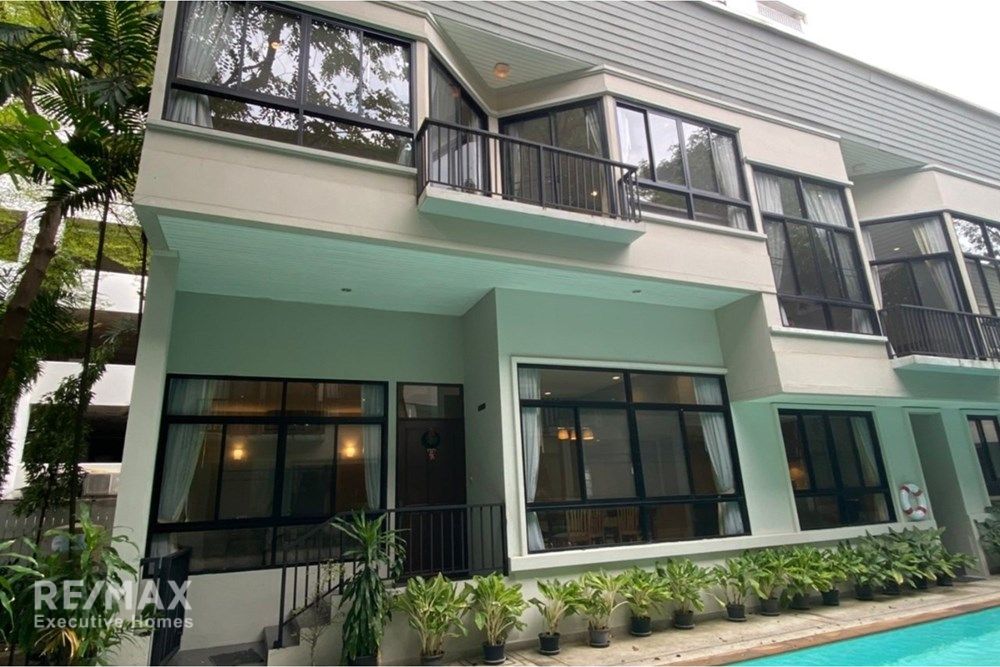 Pet-Friendly 4BR Townhouse for Rent at Sukhumvit 38 - 350sqm, 130K 4