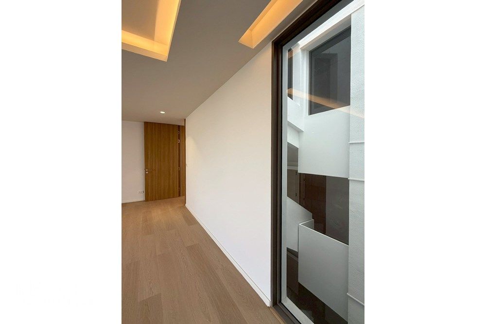 Smart Home Office Townhouse for Rent – 220K | 547sqm | Private Lift | Near Ekkamai 19