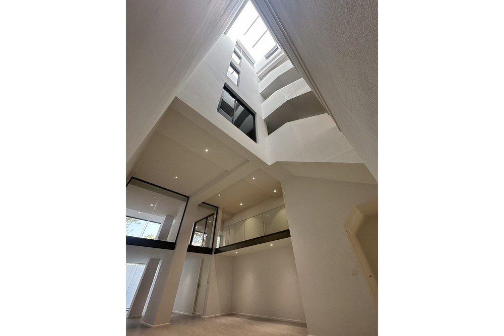 Smart Home Office Townhouse for Rent – 220K | 547sqm | Private Lift | Near Ekkamai 8