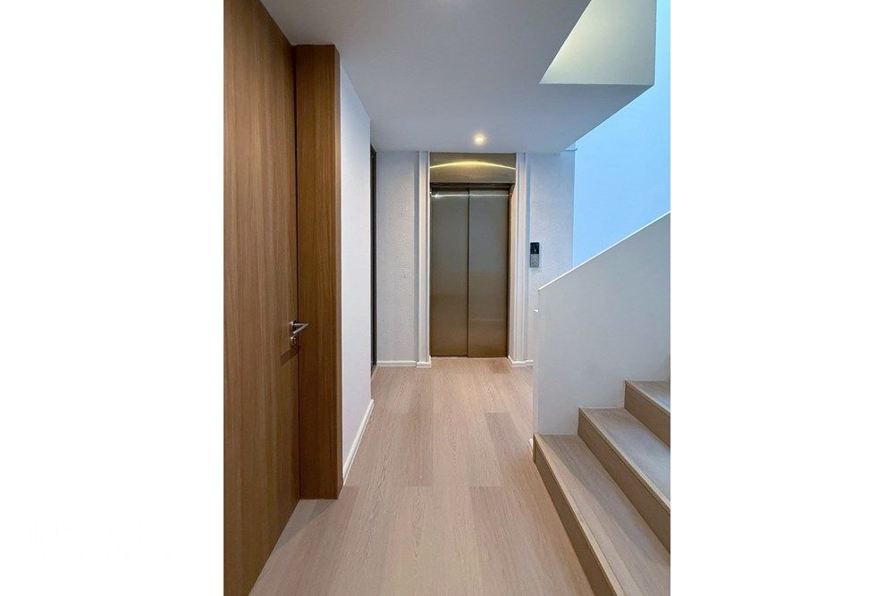 Luxury Smart Home Office Townhouse for Sale - 29.7M | 547sqm | Private Lift Near Ekkamai 4