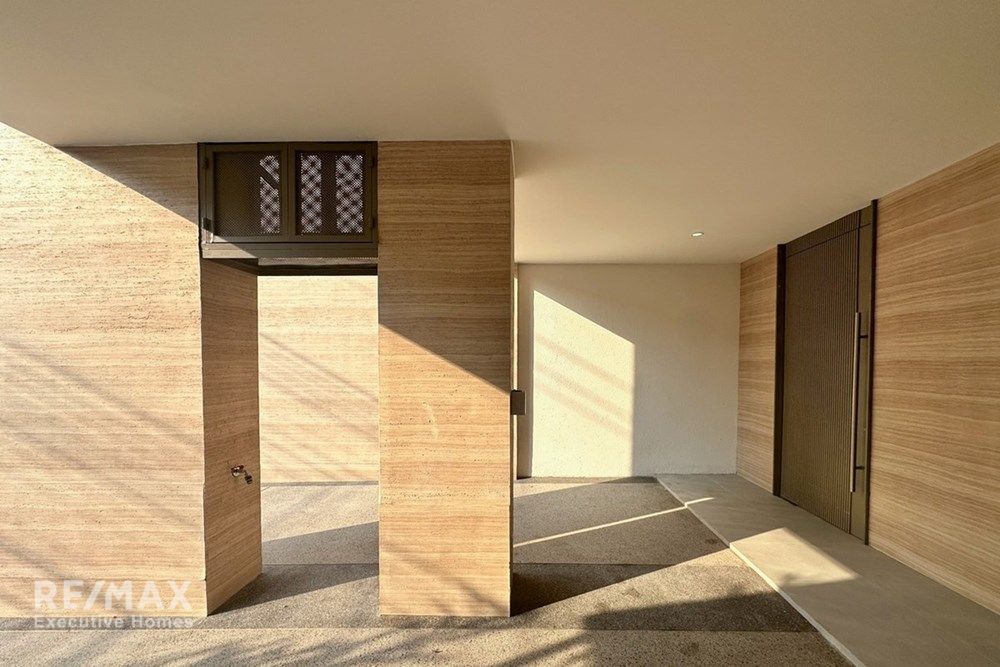 Luxury Smart Home Office Townhouse for Sale - 29.7M | 547sqm | Private Lift Near Ekkamai 6