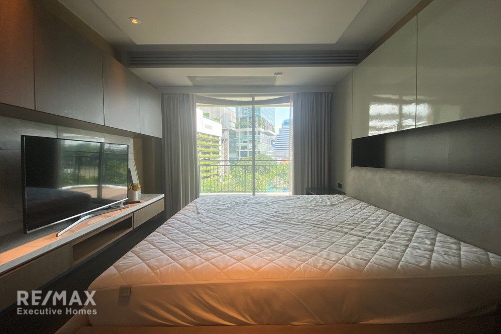 Spacious 3BR Duplex at The Crest Suk 24 | 248sqm | 9 Min Walk to BTS Phrom Phong 11