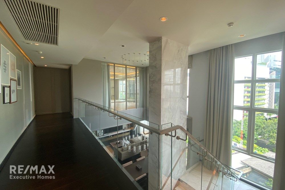 Spacious 3BR Duplex at The Crest Suk 24 | 248sqm | 9 Min Walk to BTS Phrom Phong 13