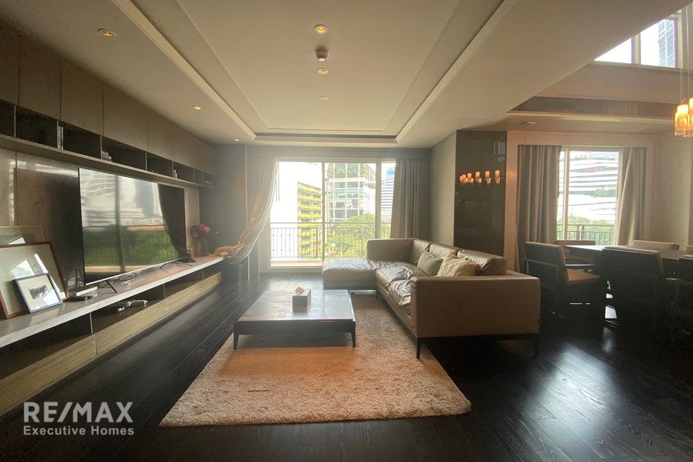 Spacious 3BR Duplex at The Crest Suk 24 | 248sqm | 9 Min Walk to BTS Phrom Phong 2