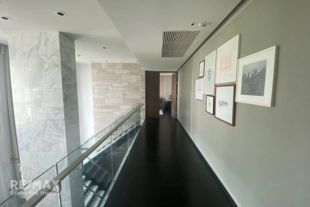 Spacious 3BR Duplex at The Crest Suk 24 | 248sqm | 9 Min Walk to BTS Phrom Phong 23