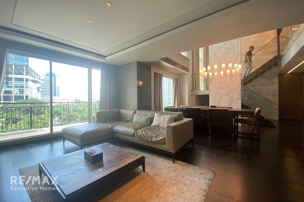 Spacious 3BR Duplex at The Crest Suk 24 | 248sqm | 9 Min Walk to BTS Phrom Phong 3