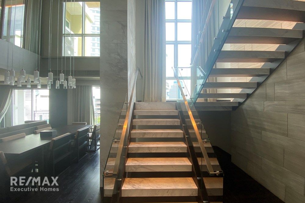 Spacious 3BR Duplex at The Crest Suk 24 | 248sqm | 9 Min Walk to BTS Phrom Phong 9