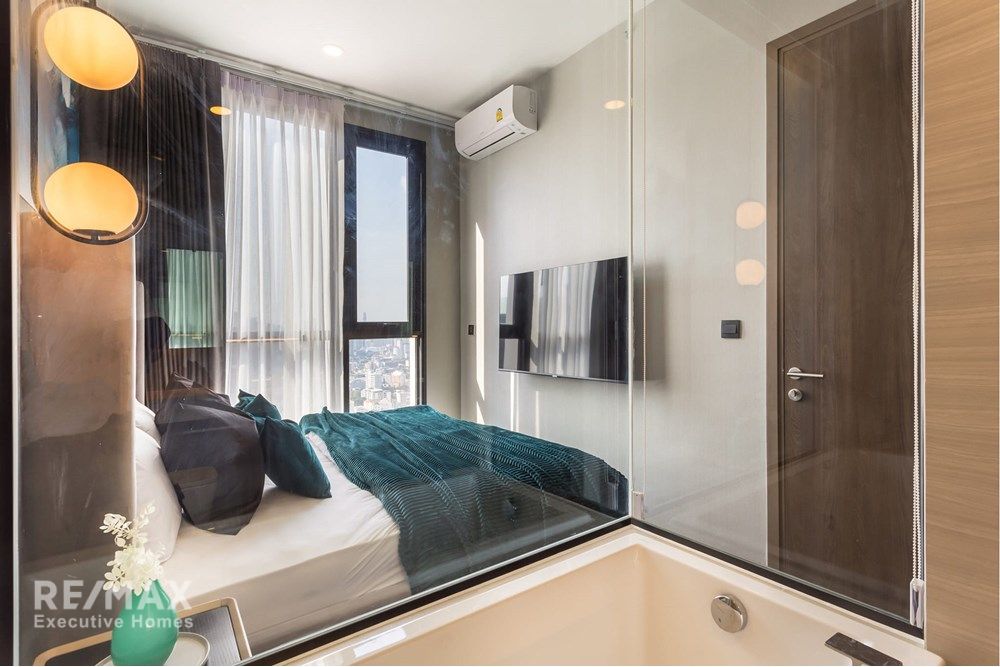 Spacious 3BR Condo for Rent at Park Origin Thonglor - 38th Floor with 2 Bathrooms Near DONKI 11