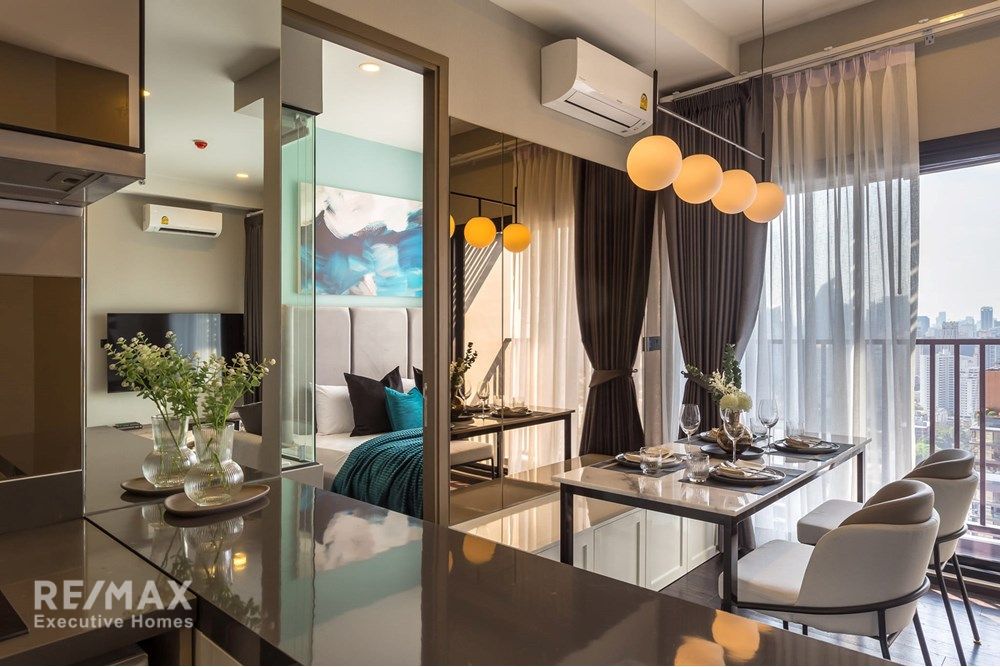 Spacious 3BR Condo for Rent at Park Origin Thonglor - 38th Floor with 2 Bathrooms Near DONKI 6