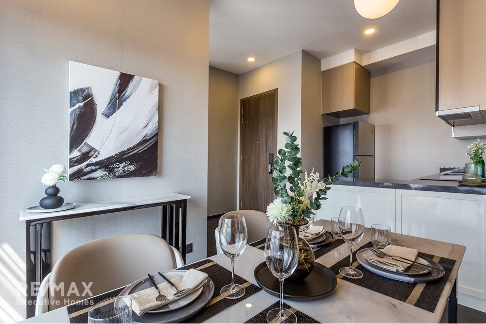 Spacious 3BR Condo for Rent at Park Origin Thonglor - 38th Floor with 2 Bathrooms Near DONKI 7