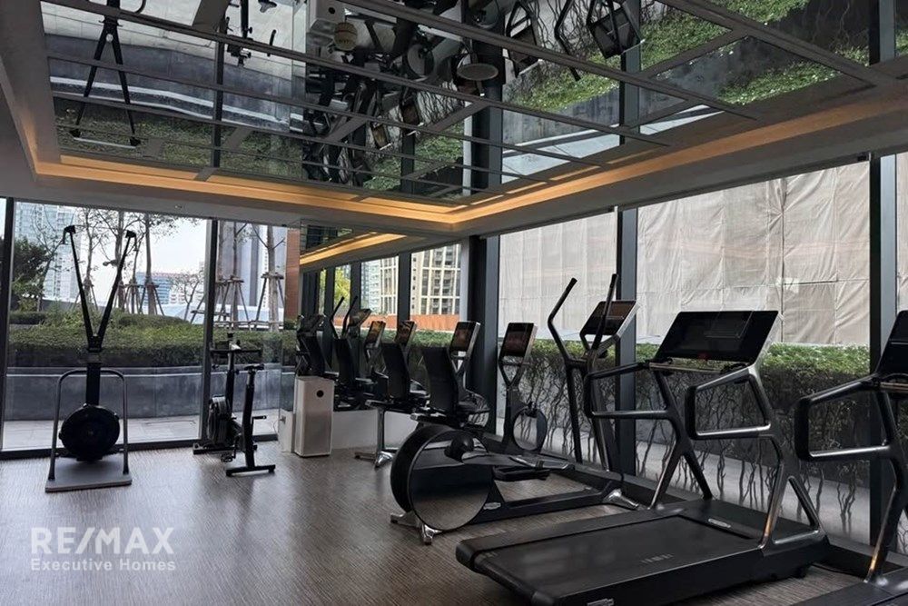 2BR Pet-Friendly Condo for Rent at MARQUE Sukhumvit - 2 Mins Walk to BTS Phrom Phong 10