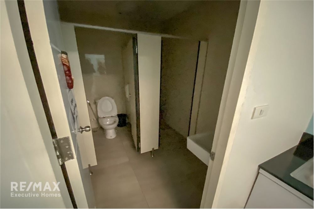 240sqm Home Office Townhouse for Rent at Asoke-Sukhumvit | Company Registration Allowed | 150K 12