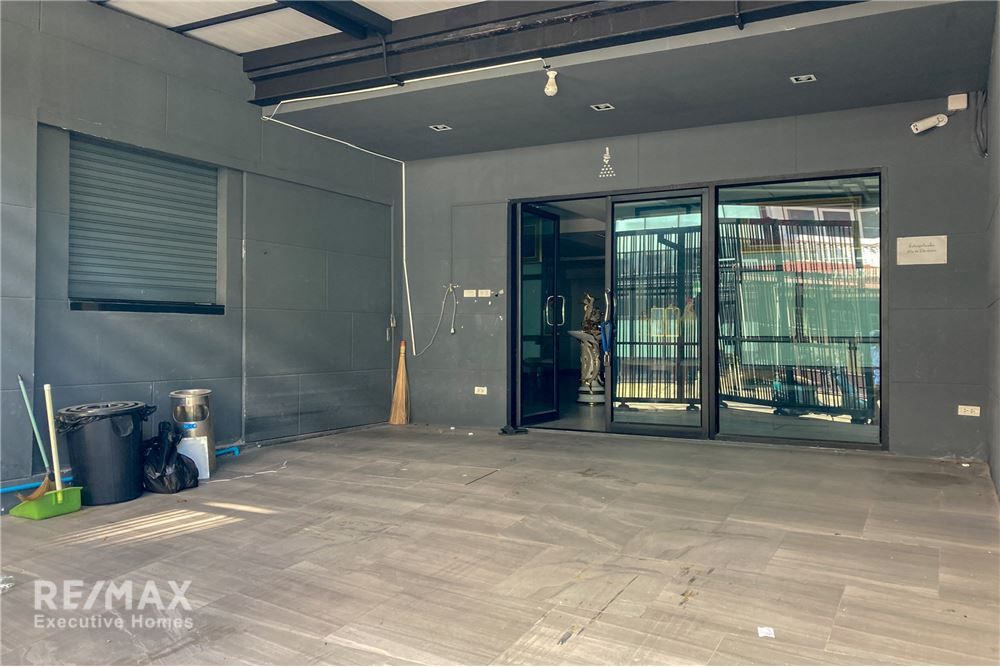 240sqm Home Office Townhouse for Rent at Asoke-Sukhumvit | Company Registration Allowed | 150K 2