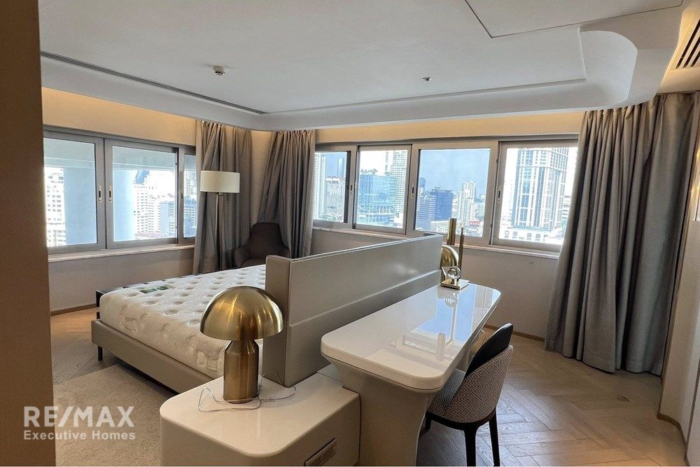Luxury 371sqm Sky Villa with Private Pool for Rent at Le Raffine 24, 10 mins Walk to BTS Phrom Phong 13