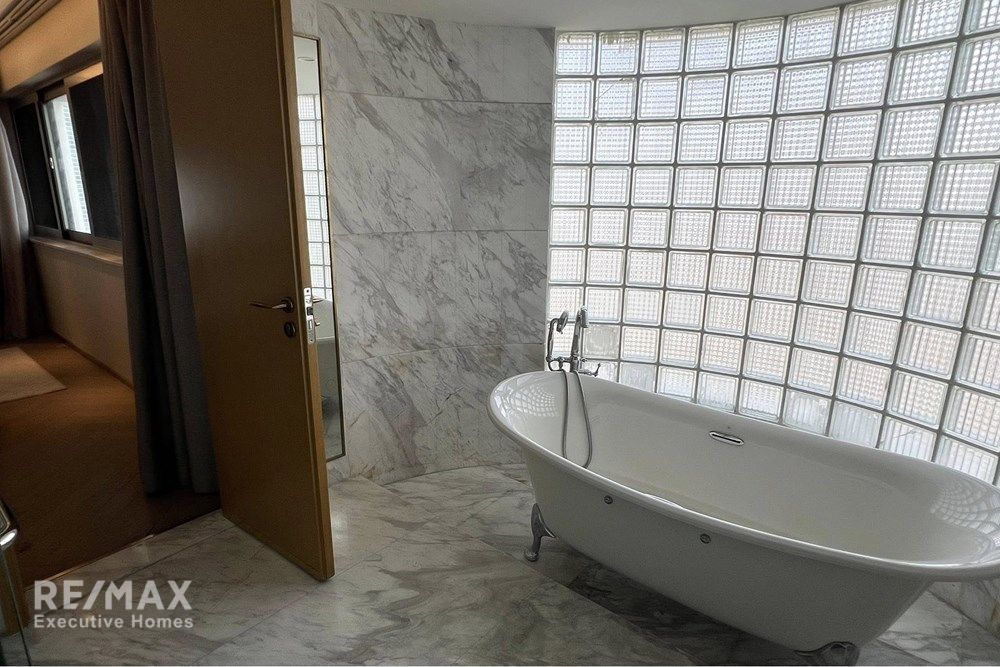 Luxury 371sqm Sky Villa with Private Pool for Rent at Le Raffine 24, 10 mins Walk to BTS Phrom Phong 15